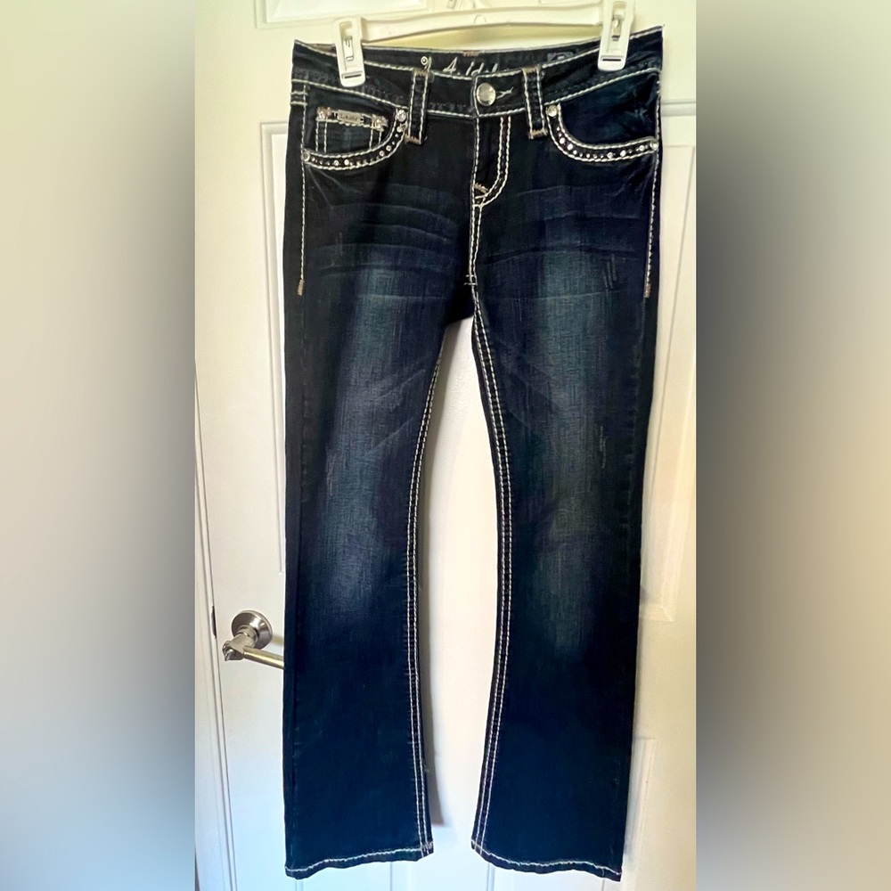 LA idol USA Size 5 2010s style distressed jeans with white stitching